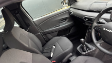 Dacia Jogger 1.0 TCe Essential 5dr Petrol Estate